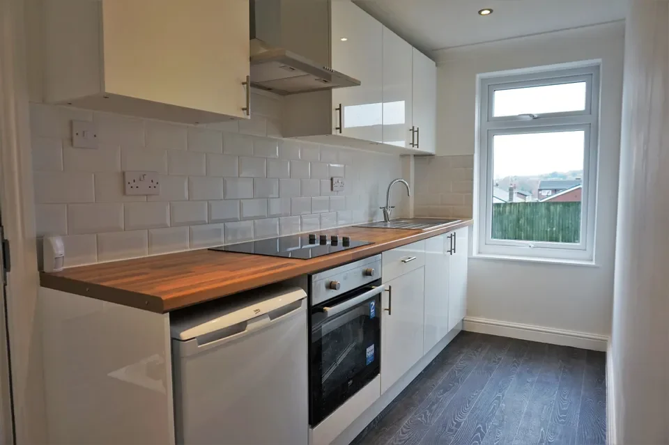 Flat Holmsley Field Lane in Leeds