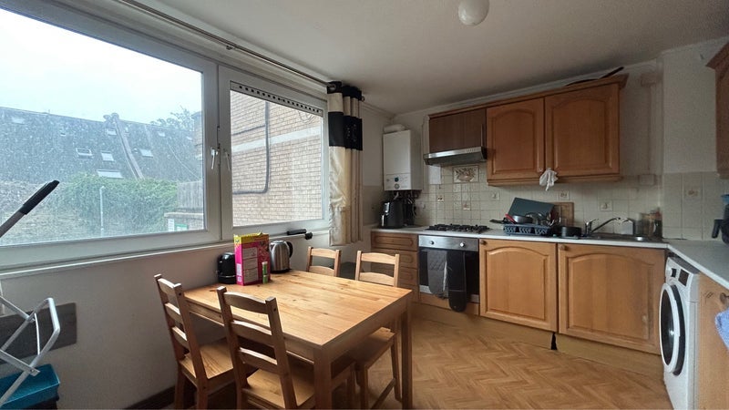 Room Piper Close in Greater London