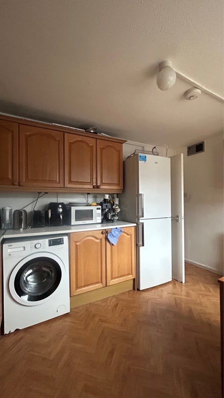 Room Piper Close in Greater London