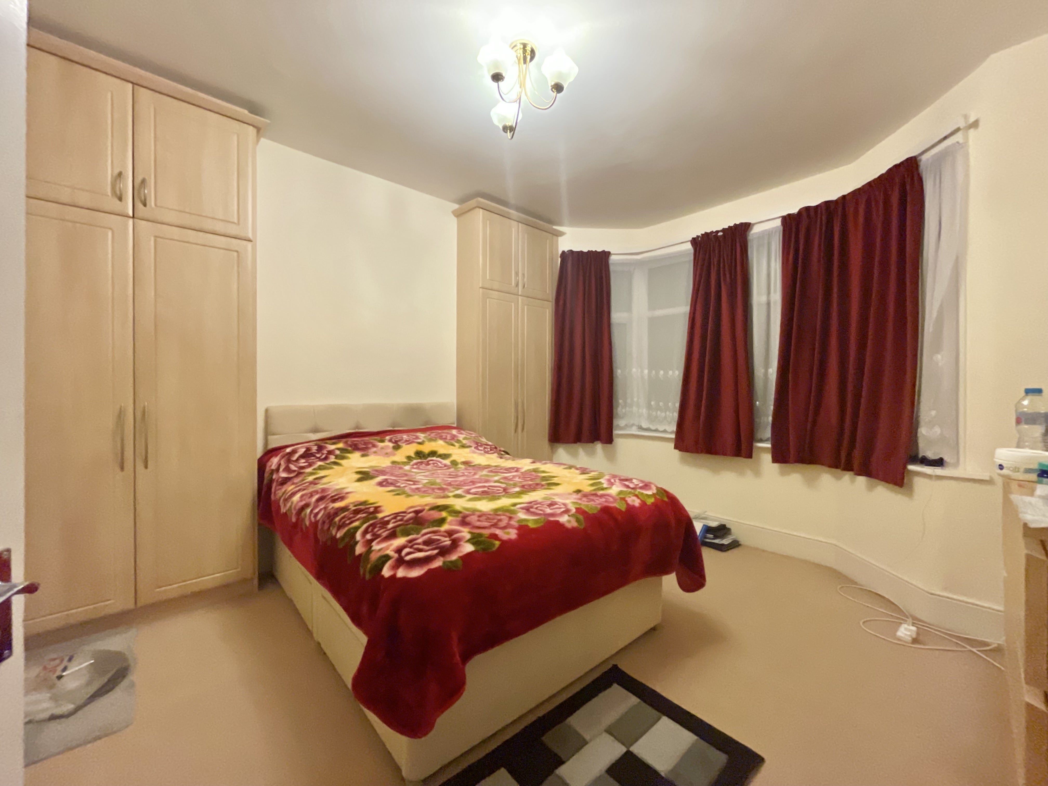 Flat Cranbrook Road in Greater London
