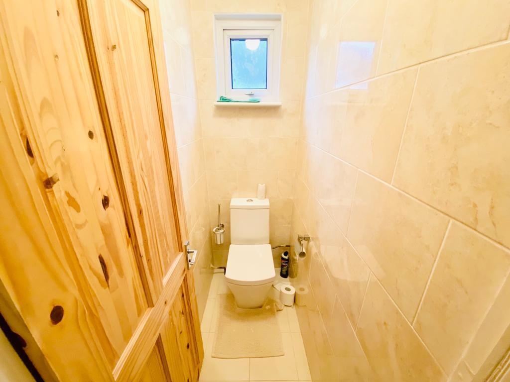 Flat Cranbrook Road in Greater London