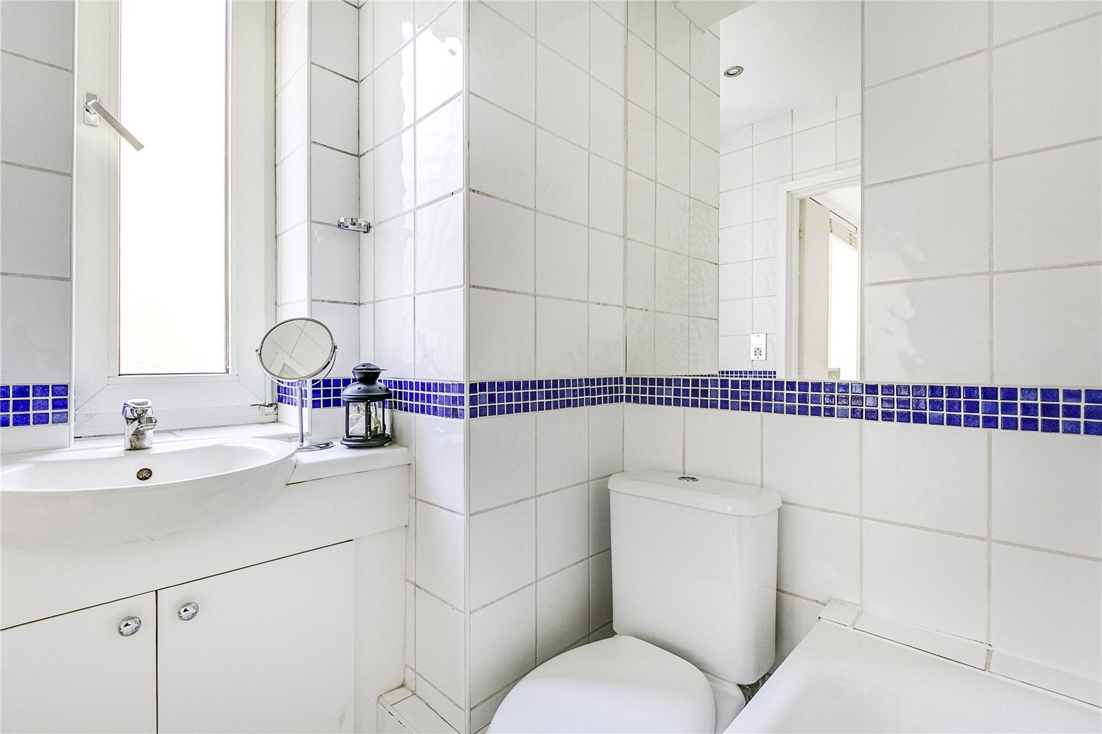 Flat Lucan Place in Greater London