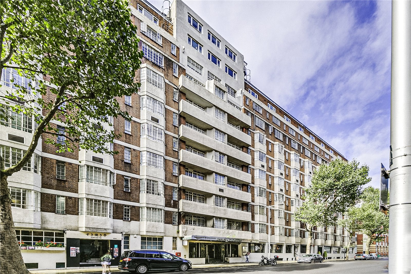 Flat Lucan Place in Greater London
