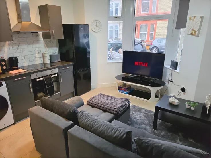 Flat Kincraig Street in Cardiff