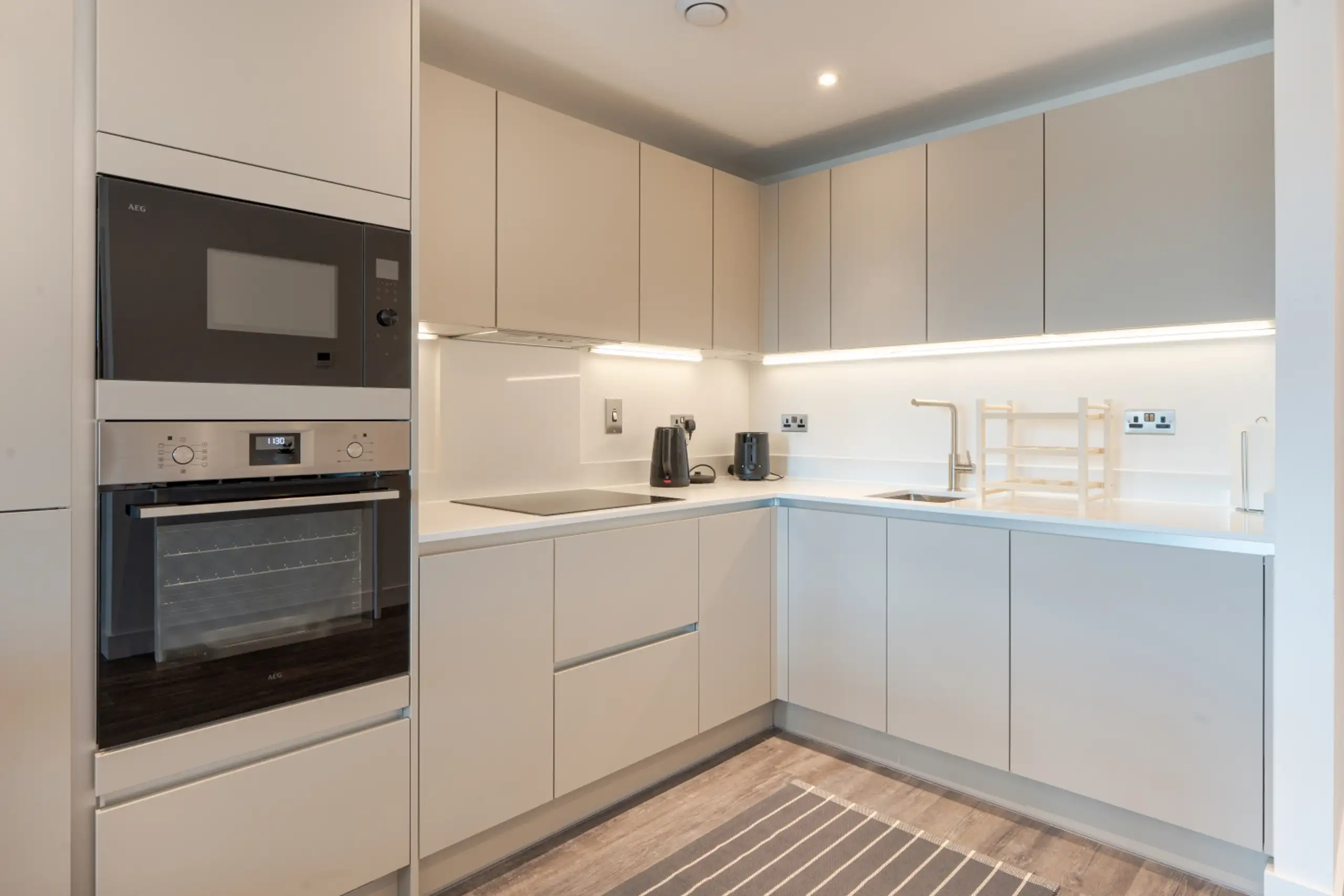 Flat Harcourt Way in Wantage