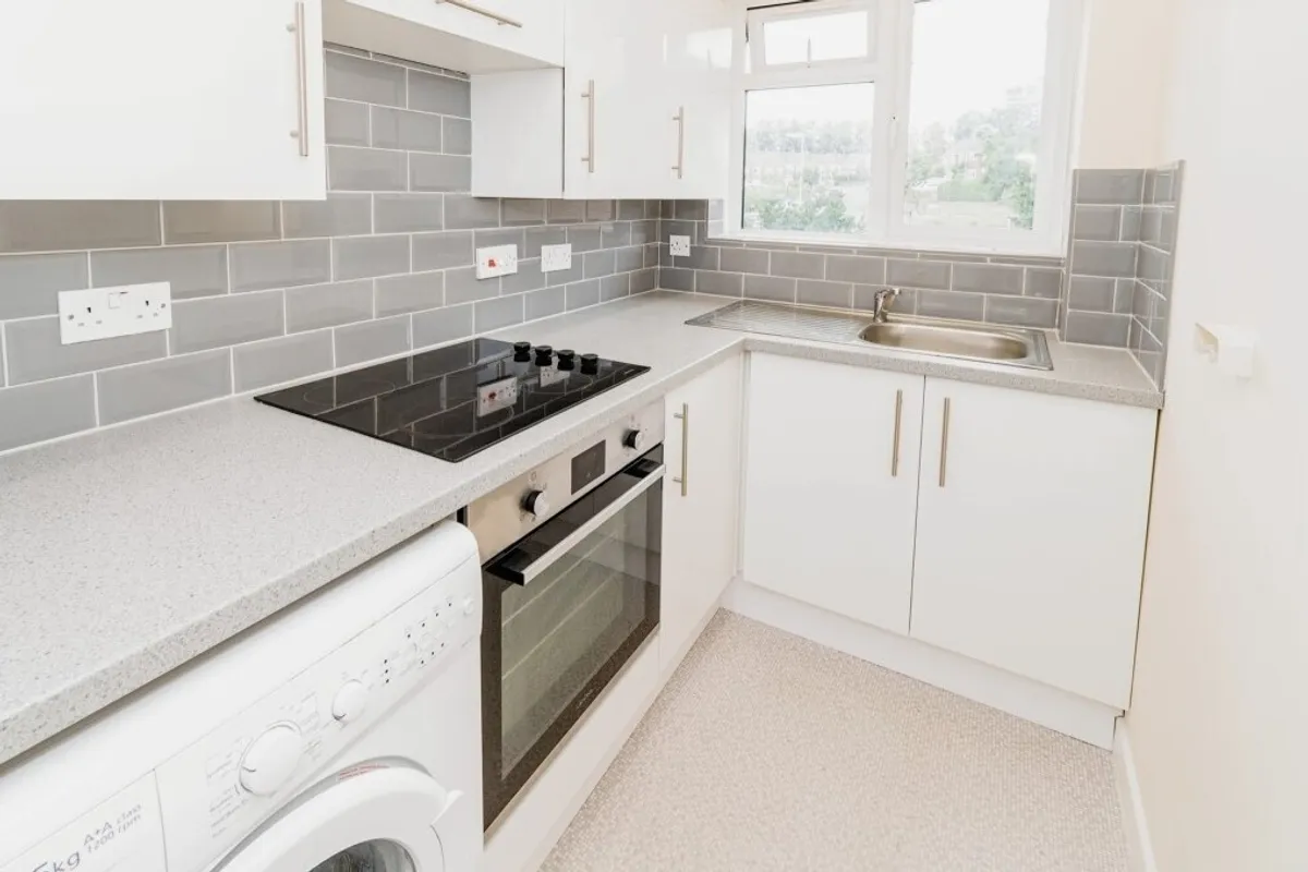 Flat Sedgwick Road in Eastleigh