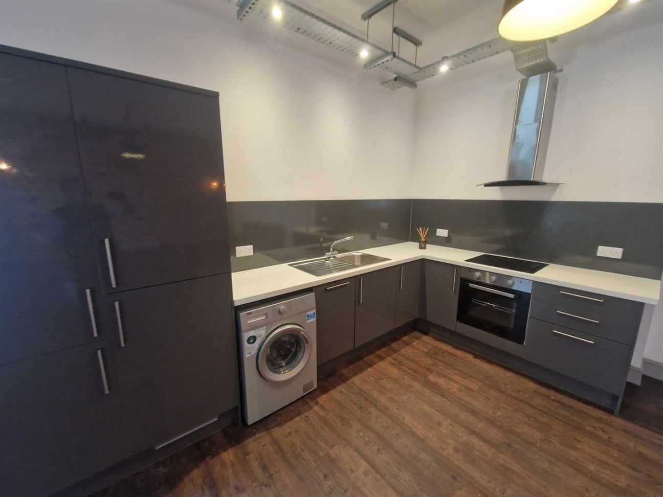 Flat Henrietta Street in Swansea