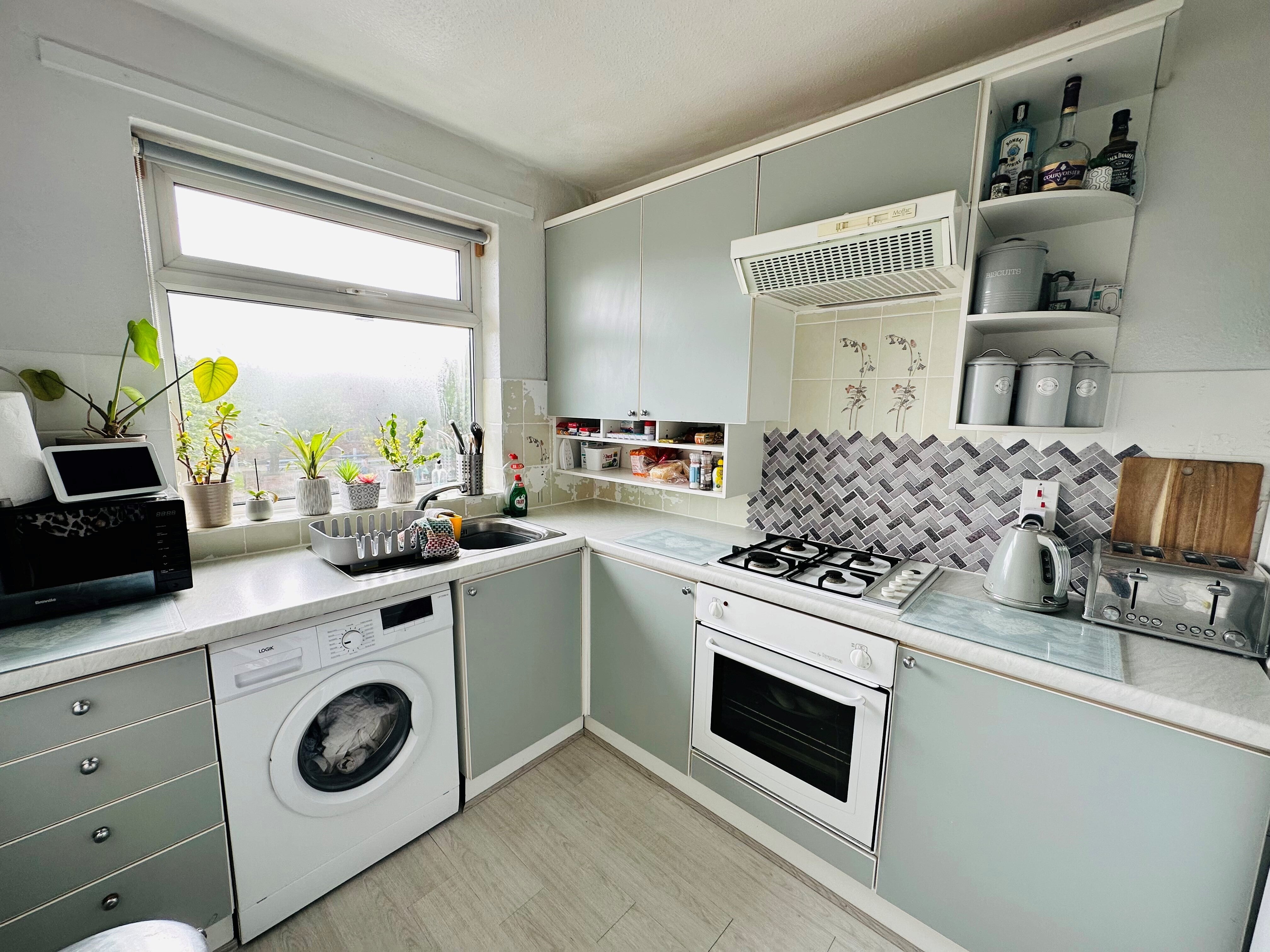 Flat Lambourne Drive in Nottingham