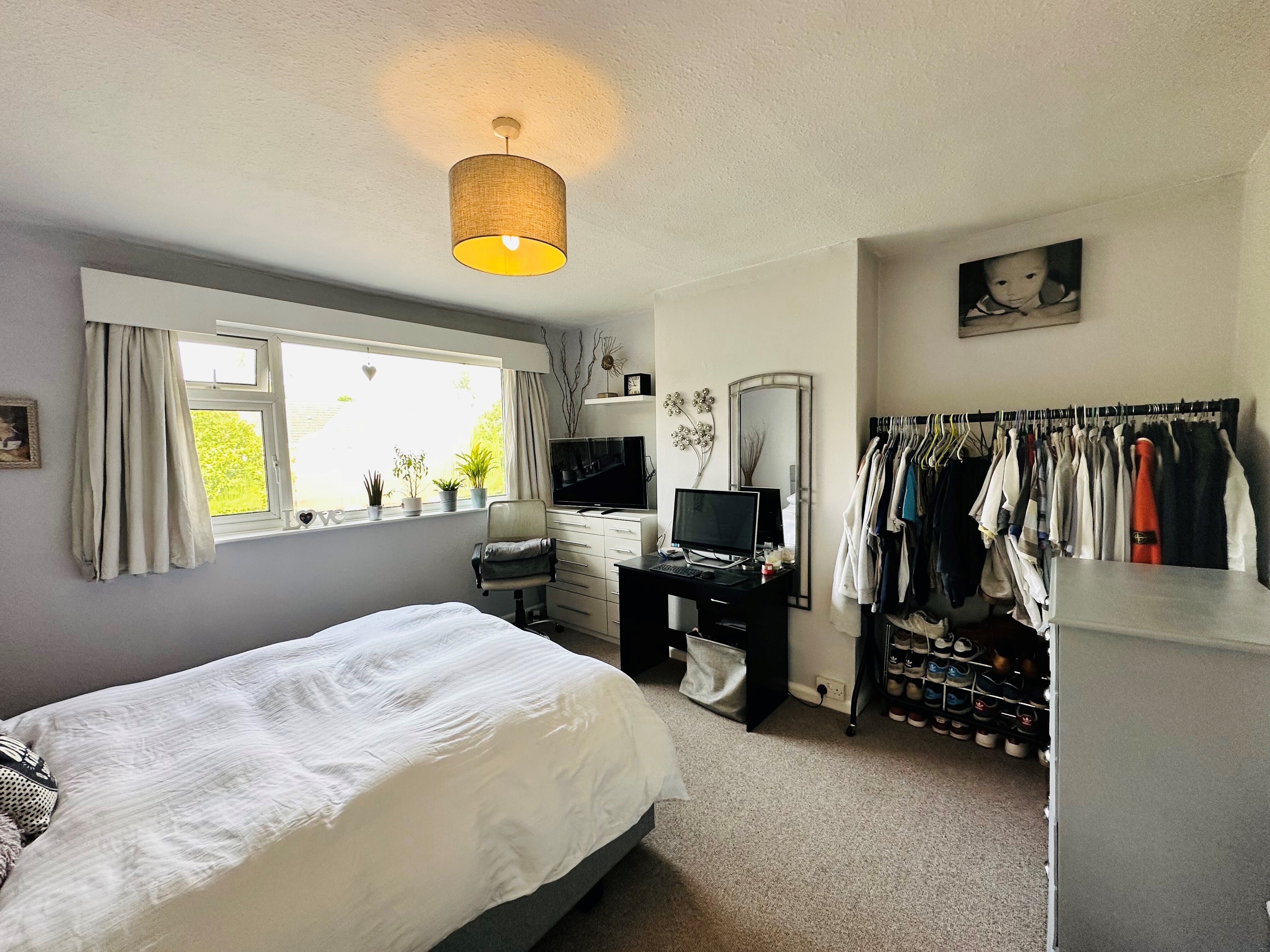 Flat Lambourne Drive in Nottingham