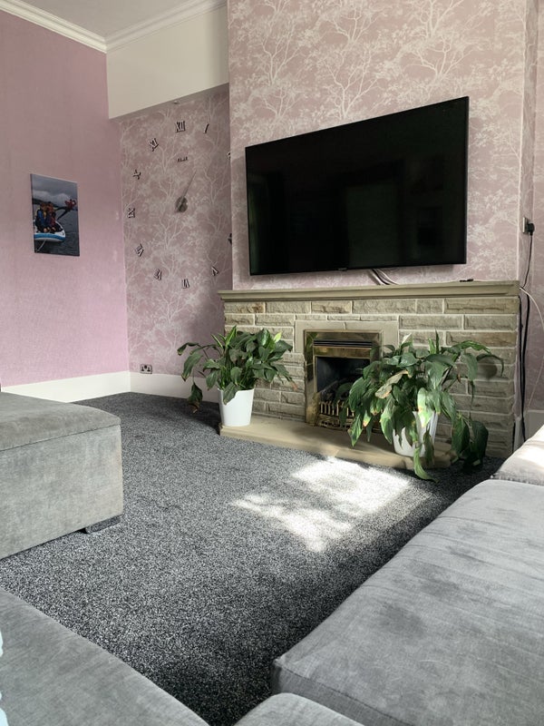 Room Brunshaw Road in Burnley