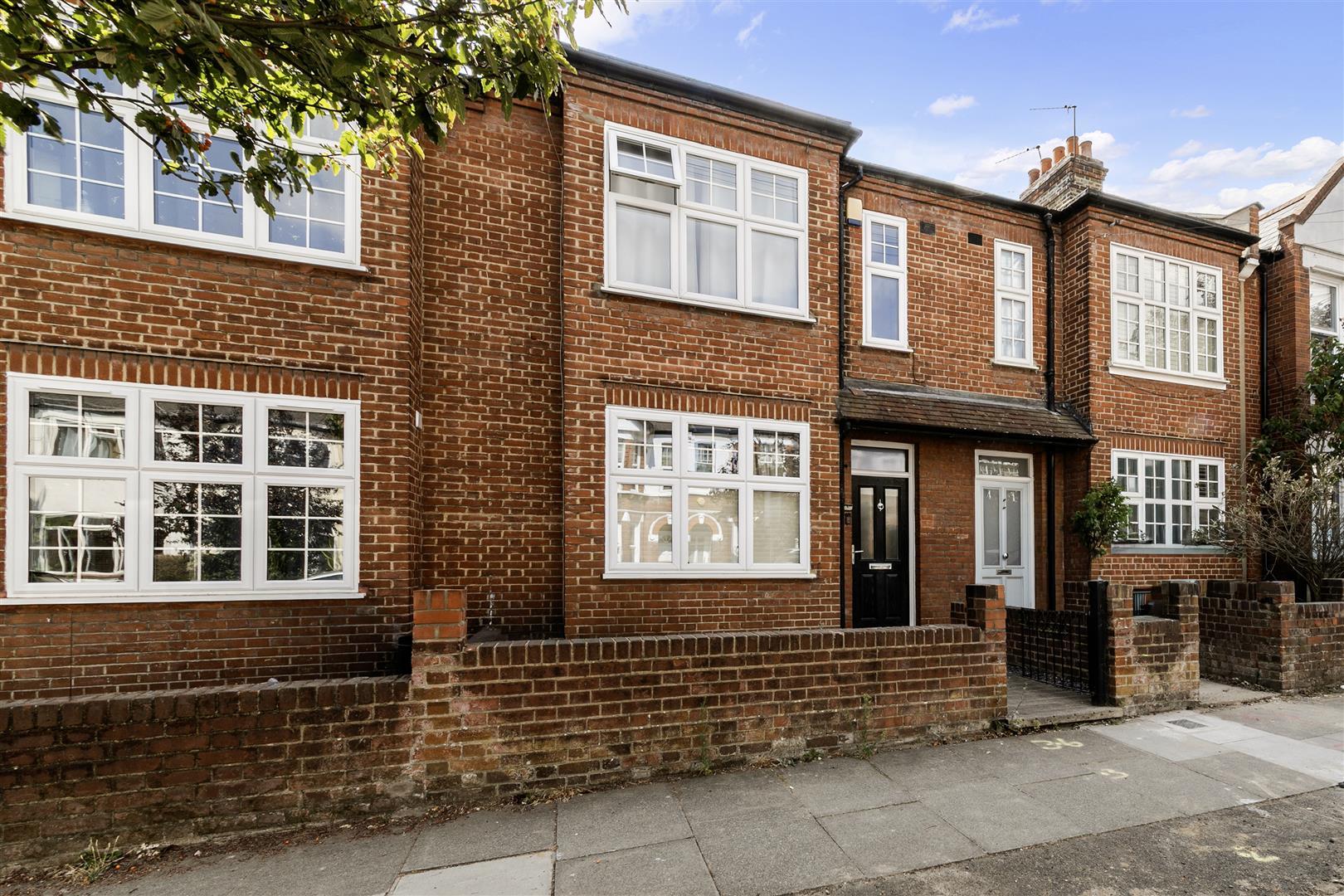 House Kingsley Road in Greater London