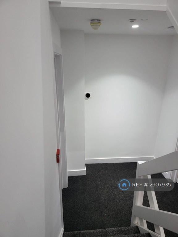 Room Helford Place in Milton Keynes