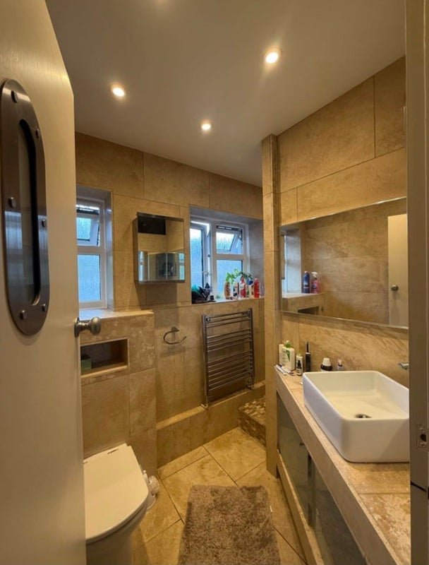 Room Westbridge Road in Greater London
