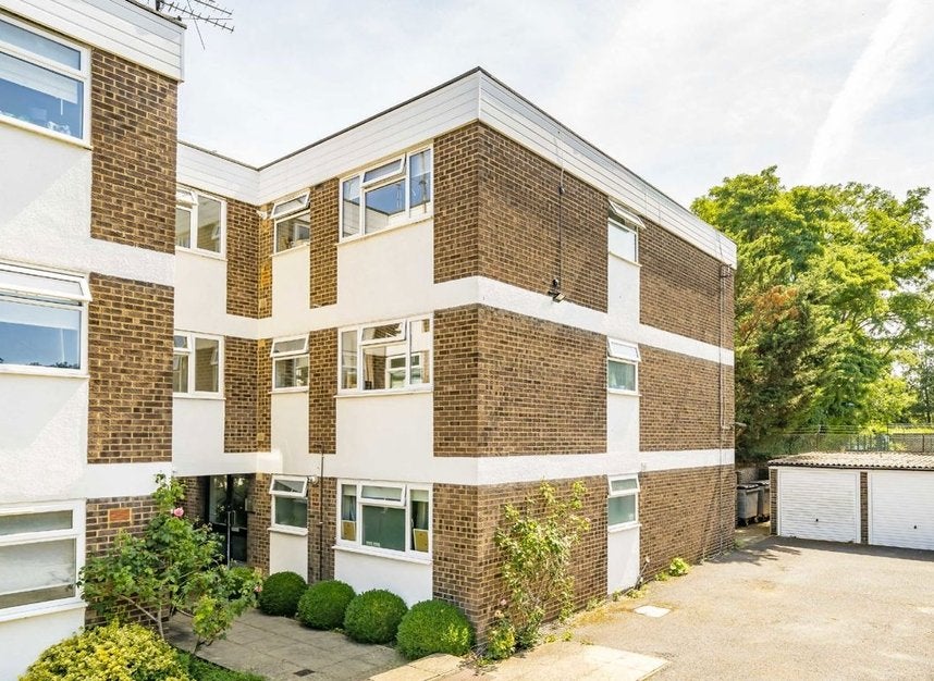 Flat Park Road in Greater London