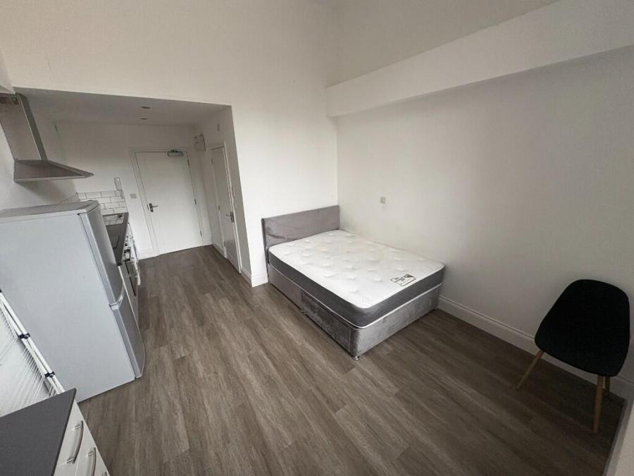 Flat Saint John's Terrace in Derby
