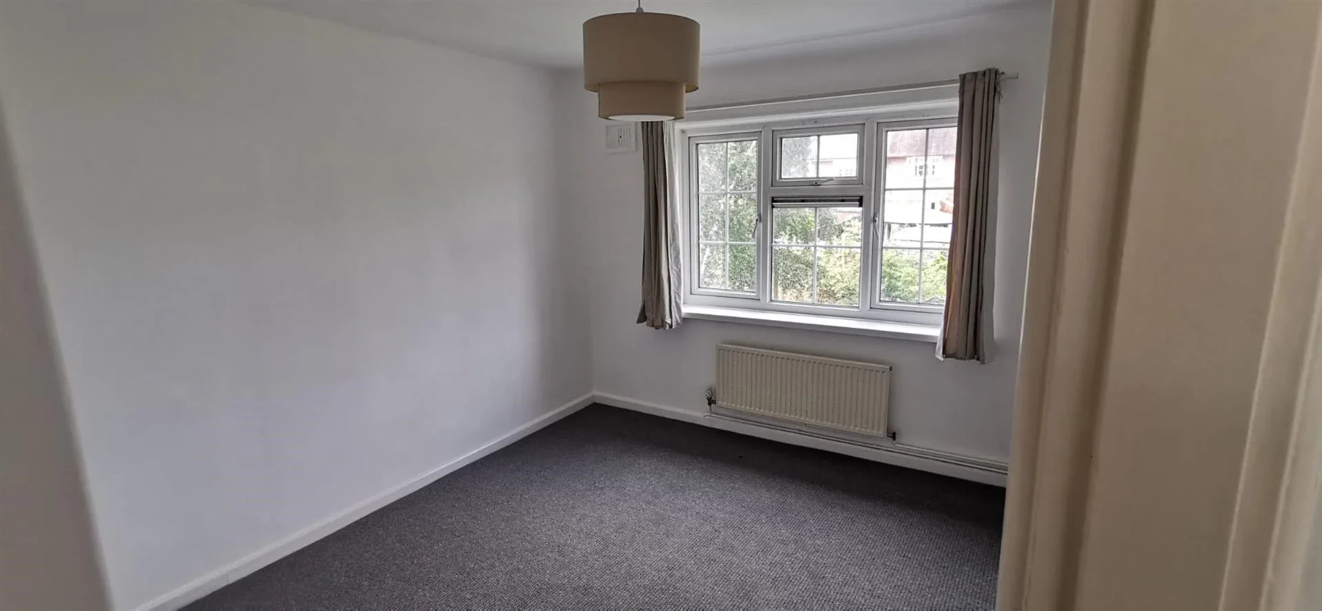 Flat Saxlingham Road in Greater London