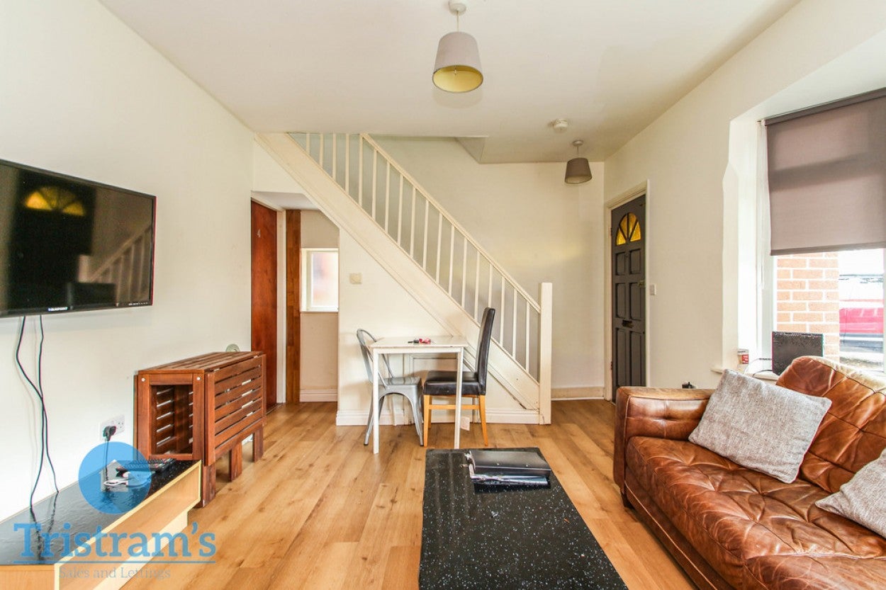 Room Beeston Road in Nottingham