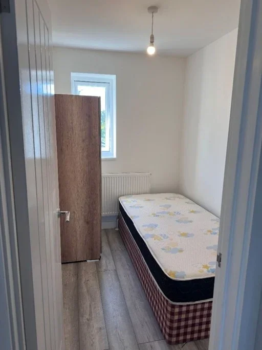 Room Frederick Road in Greater London
