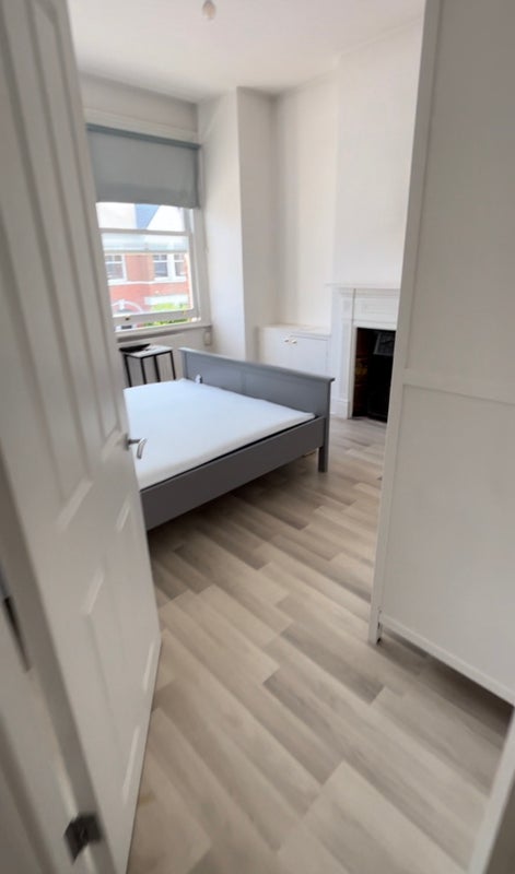 Room Penwith Road in Greater London