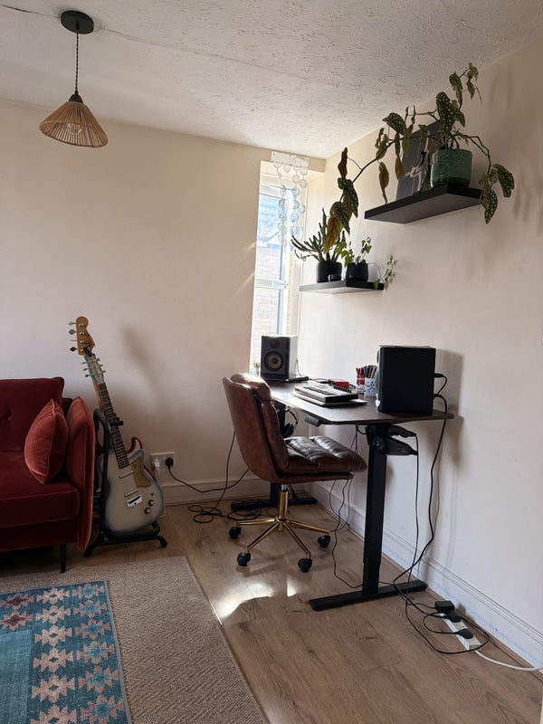 Flat Avonley Road in Greater London