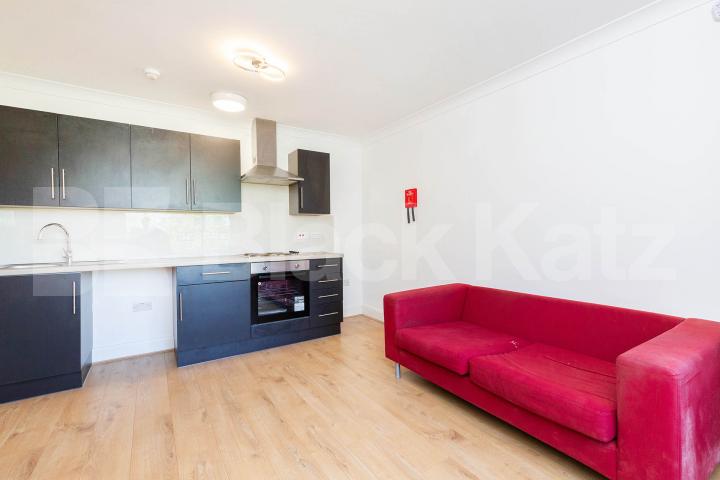 Flat Iverson Road in Greater London
