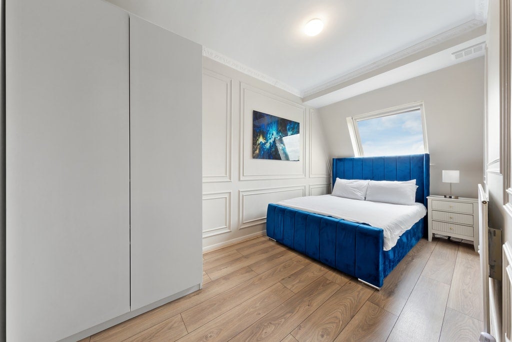Flat Queensborough Terrace in City of Westminster