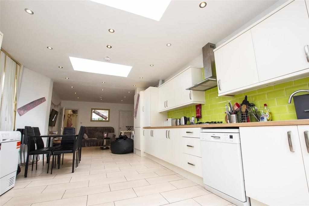 Flat Harborne Park Road in Birmingham
