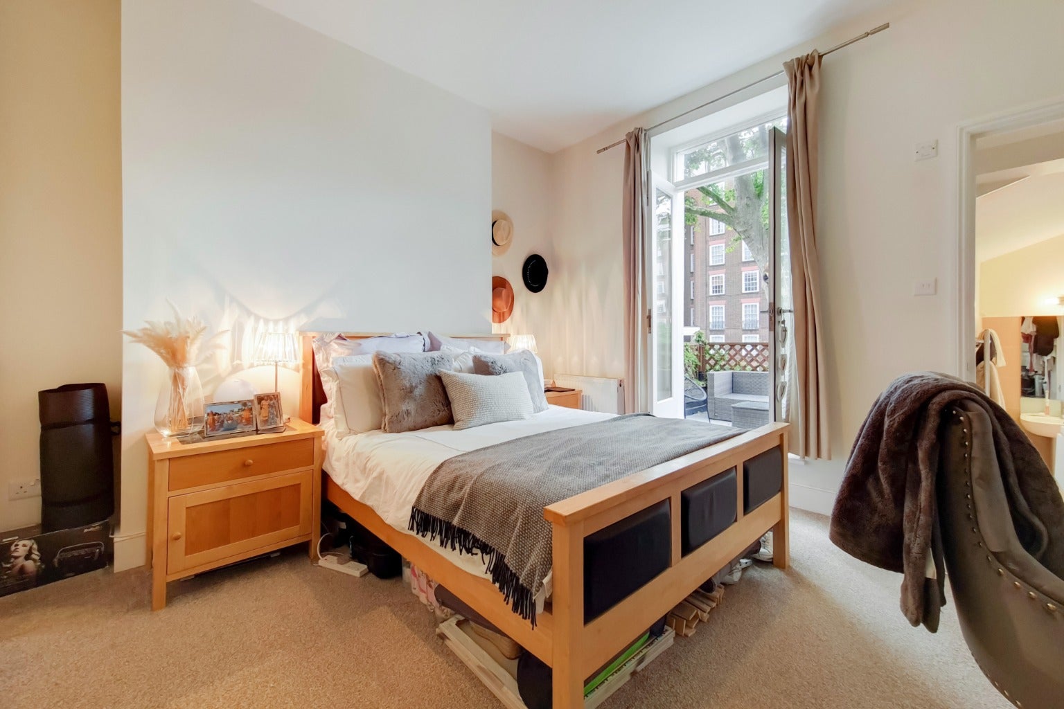 Flat Edith Road in Greater London