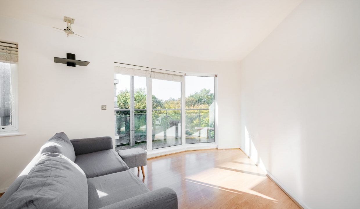 Flat Goldsmiths' Row in Greater London