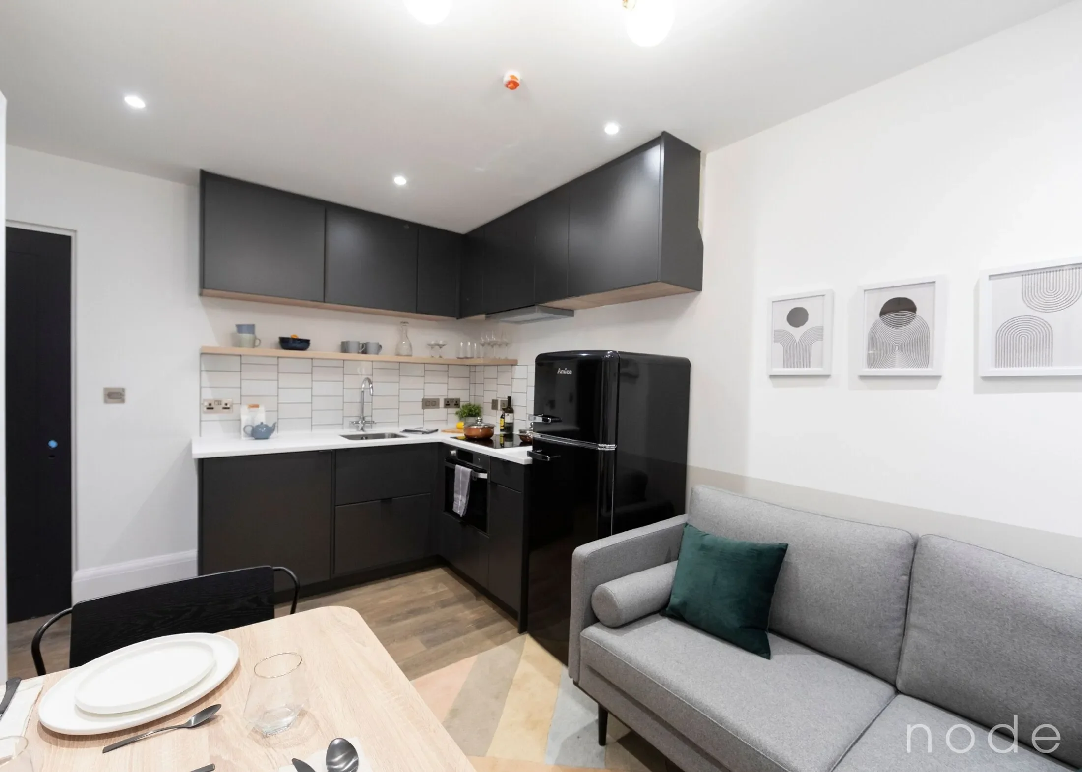 Flat Shakespeare Road in Greater London