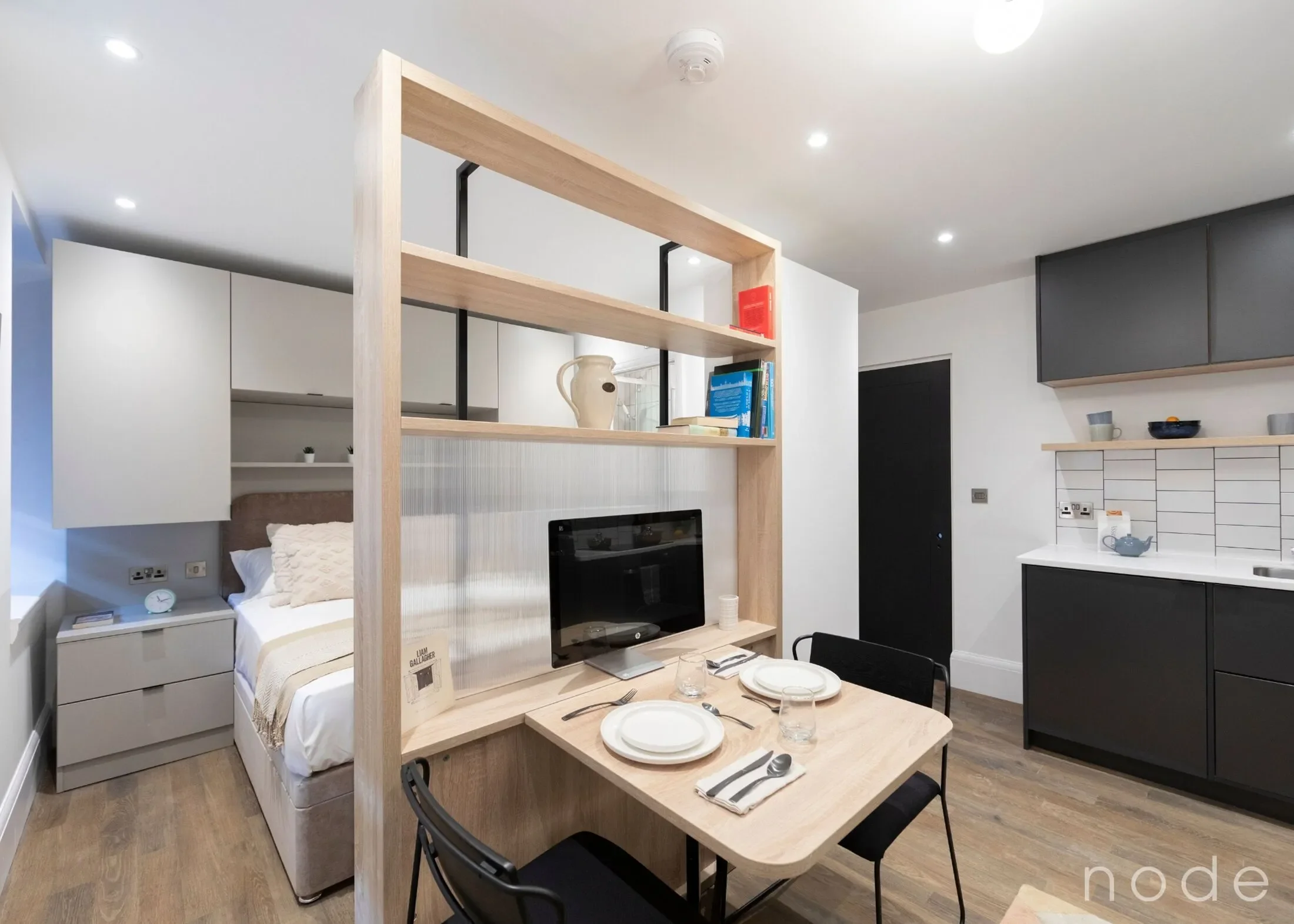 Flat Shakespeare Road in Greater London