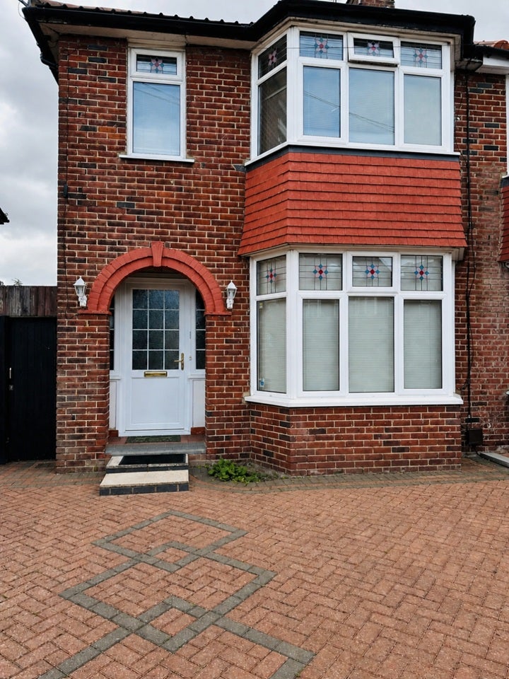 House Cumbrian Gardens in Greater London