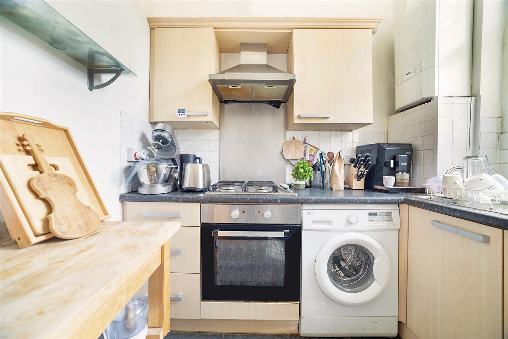 Flat Tooley Street in Greater London