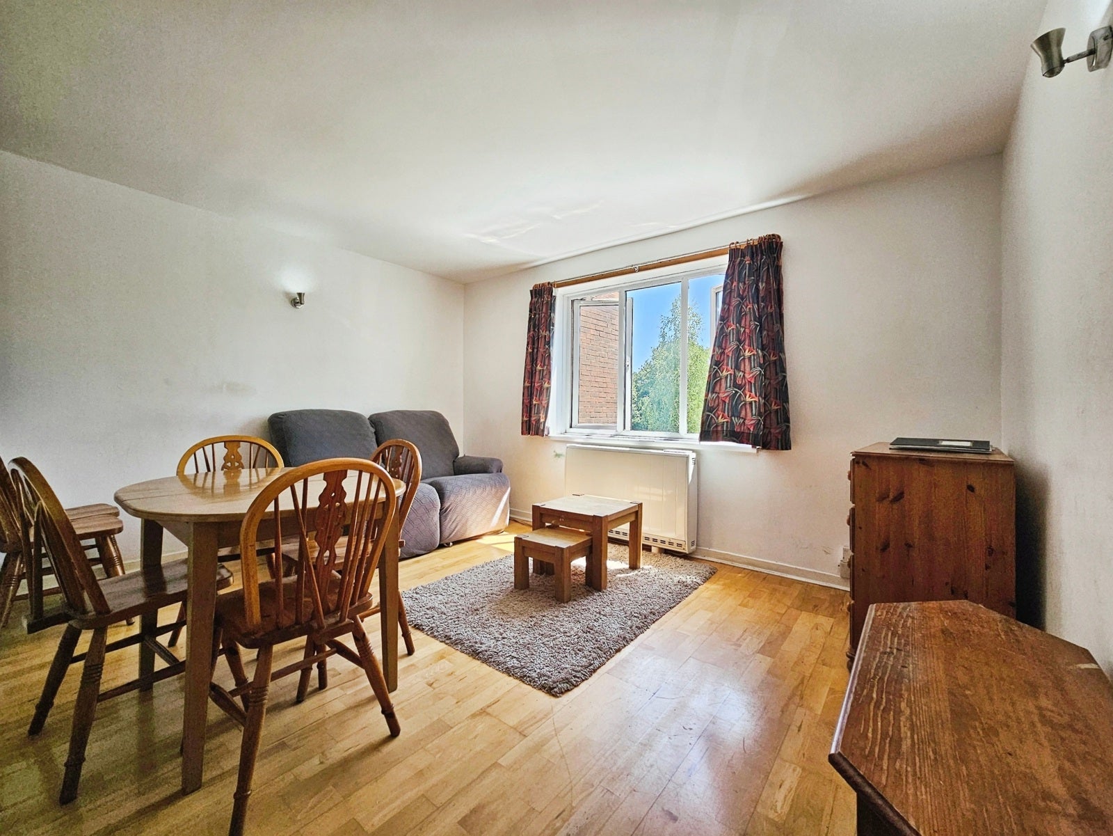 Flat Sidney Road in Borough of Spelthorne