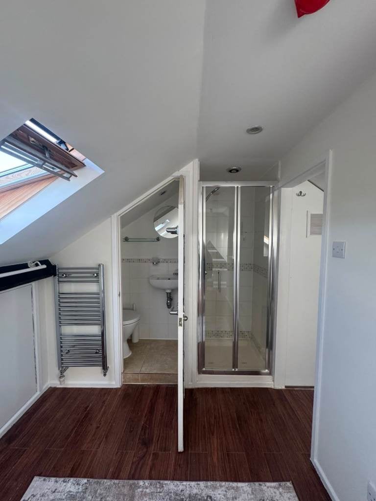 Room Garthland Drive in Greater London