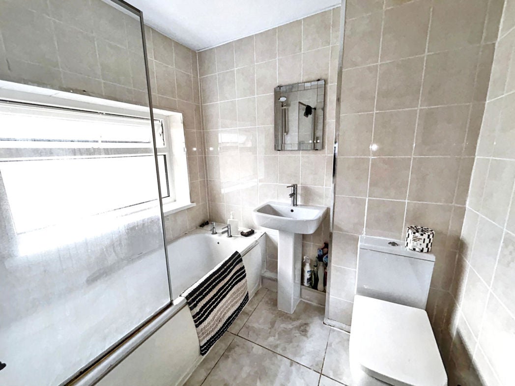 Flat Westbourne Avenue in Gateshead