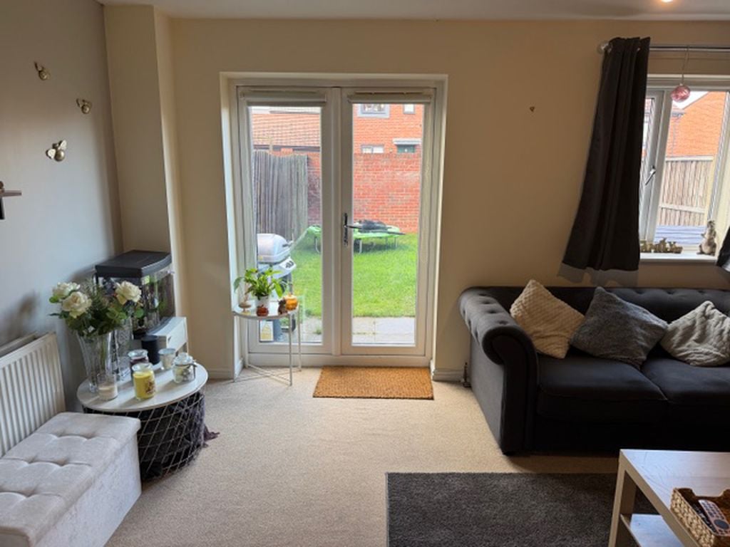 House Cheshires Way in Dawley