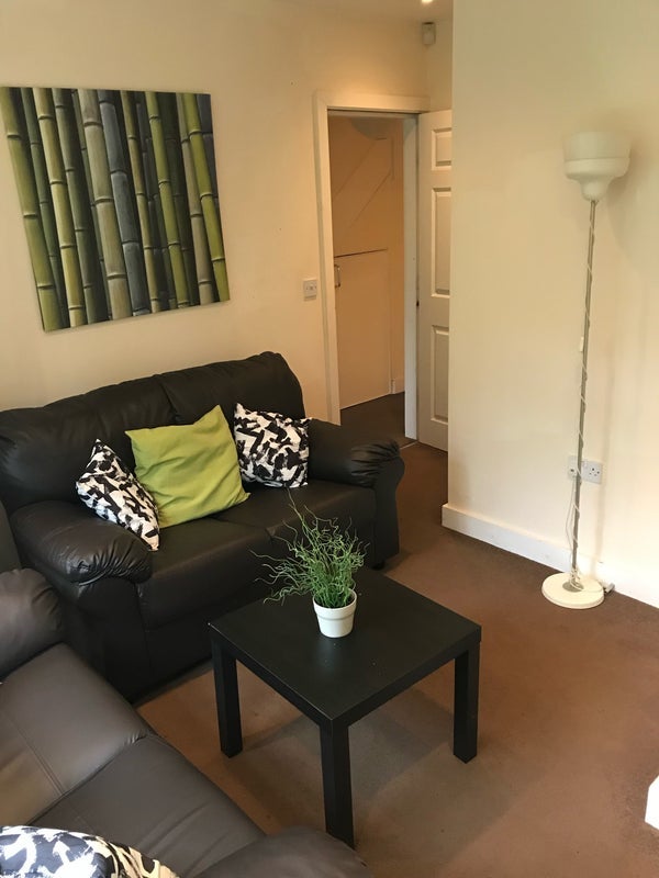 Room Cliff Side Gardens in Leeds