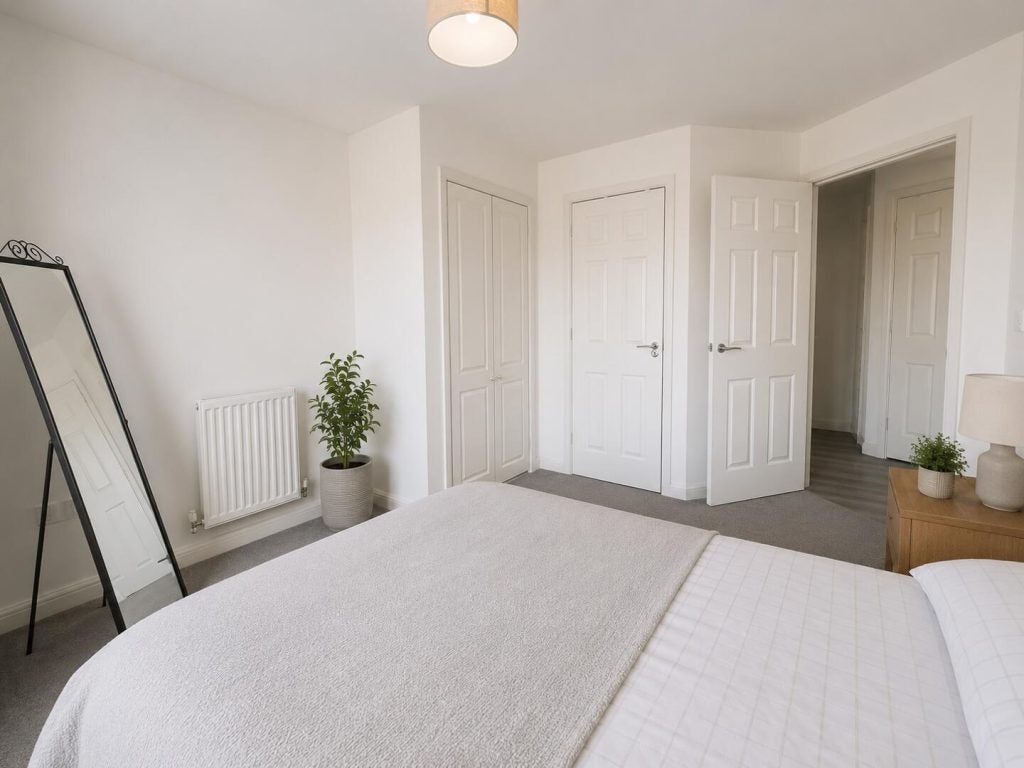 Flat Brunel Crescent in Swindon