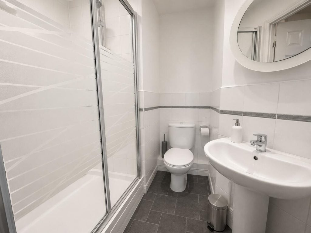 Flat Brunel Crescent in Swindon