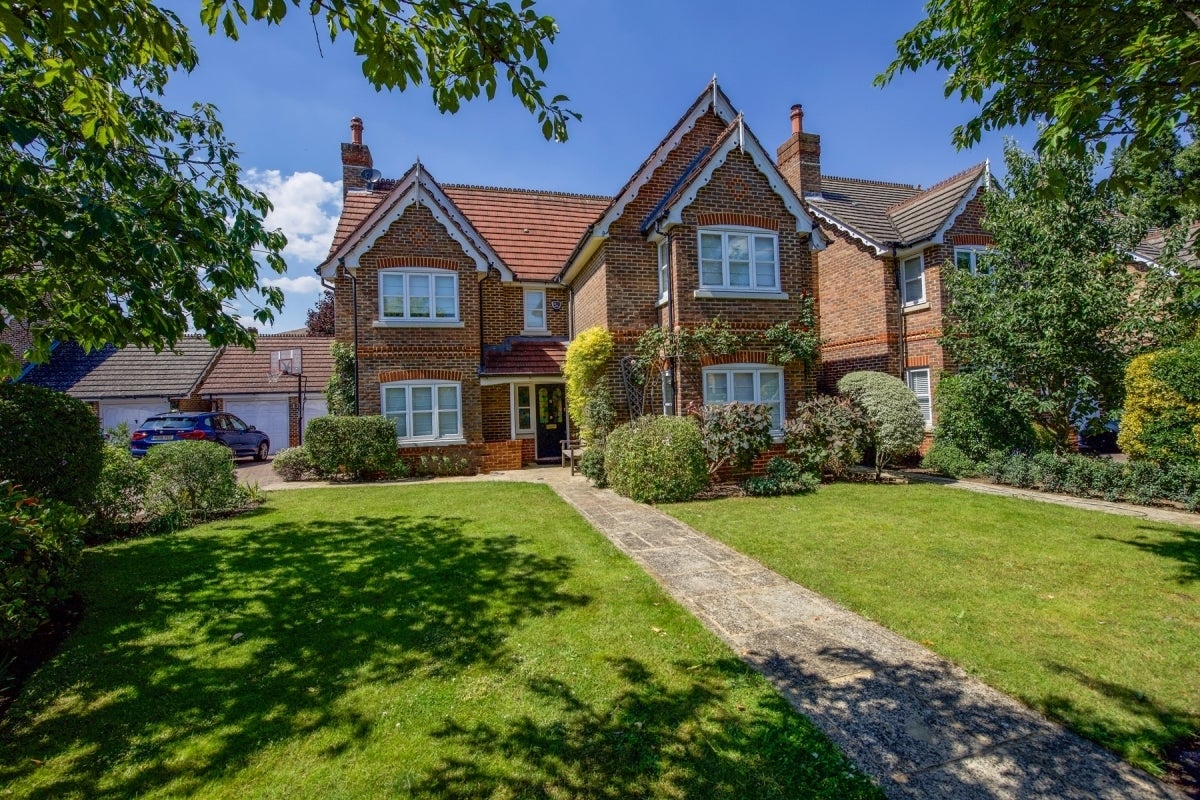 House Bainbridge Close in Greater London