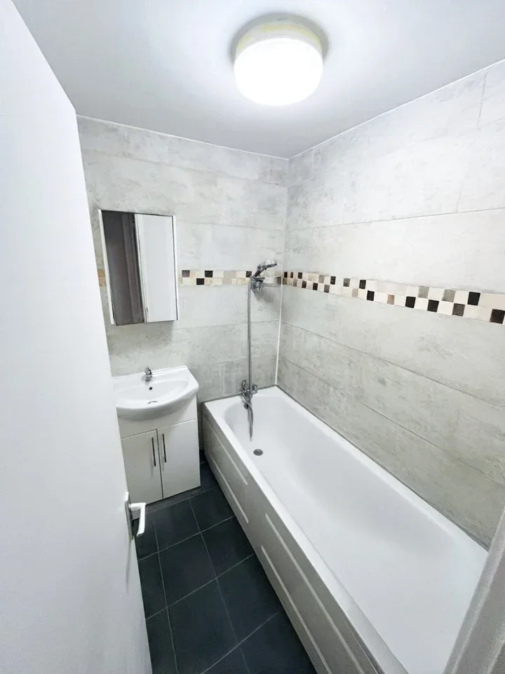Room Stewarts Road in Greater London