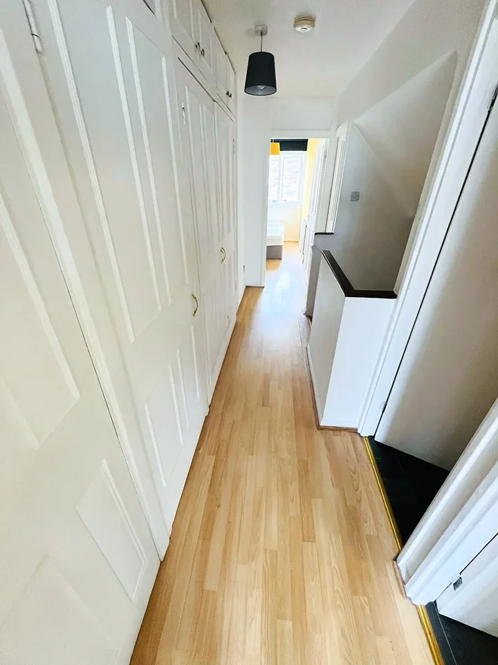 Room Stewarts Road in Greater London