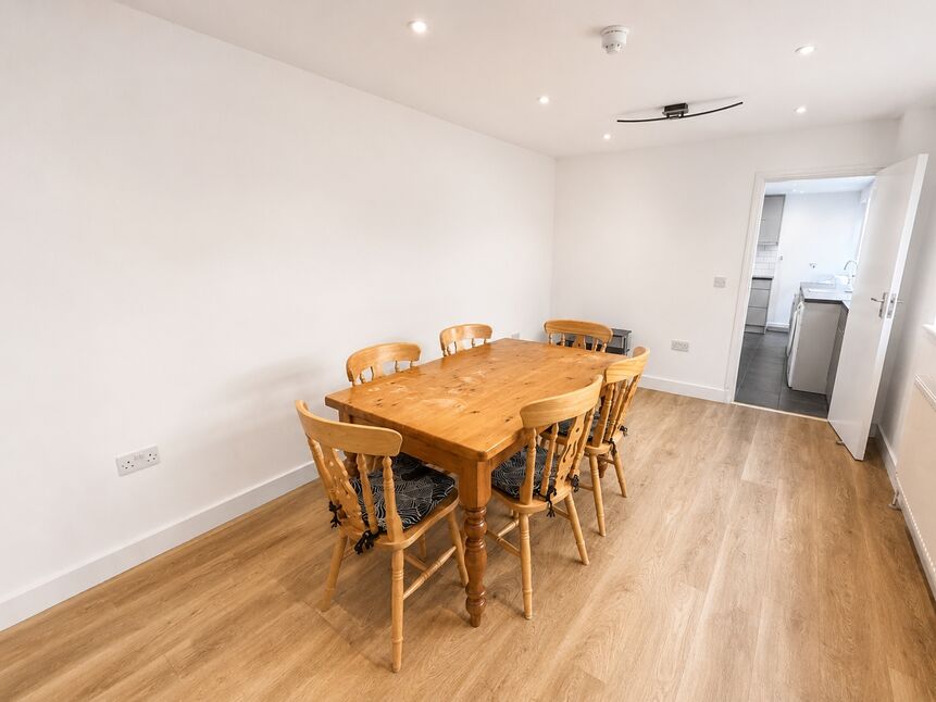 Room Corporation Road in Grimsby