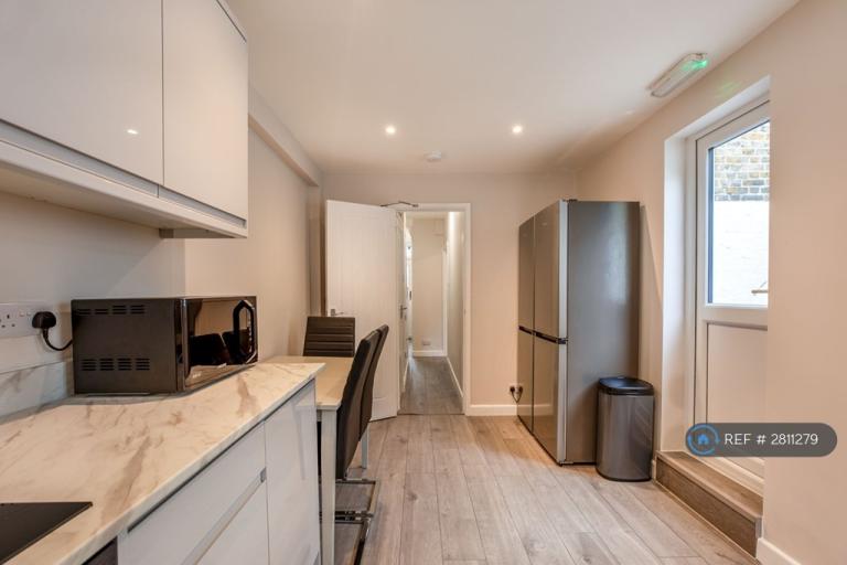 Room Elswick Road in Greater London