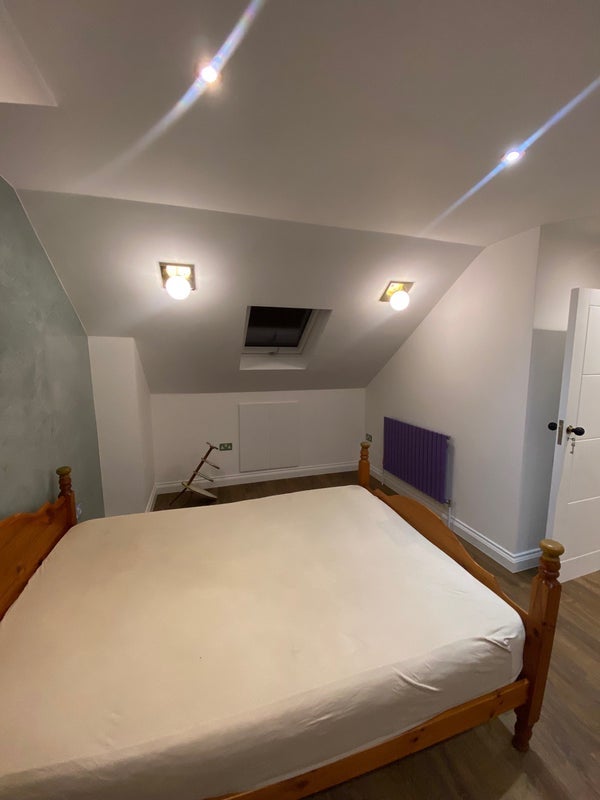 Room Knighton Park Road in Greater London