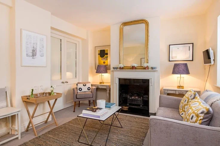 Flat Campden Hill Road in Greater London