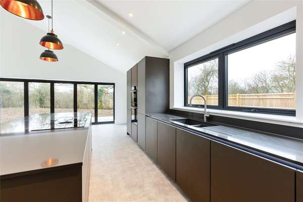 House Woodford Park in Maidstone