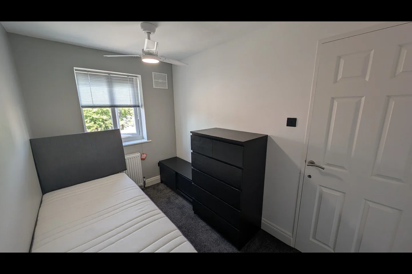 House Beanley Close in Luton