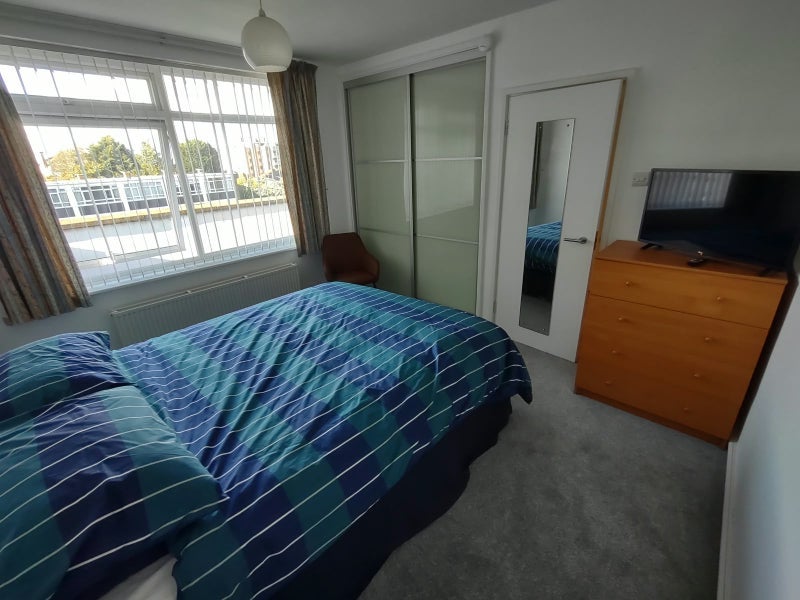 Flat Kersfield Road in Greater London